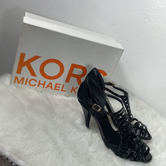 ♥️MICHAEL KORS HEEL’S♥️ - Picture 10 of 16